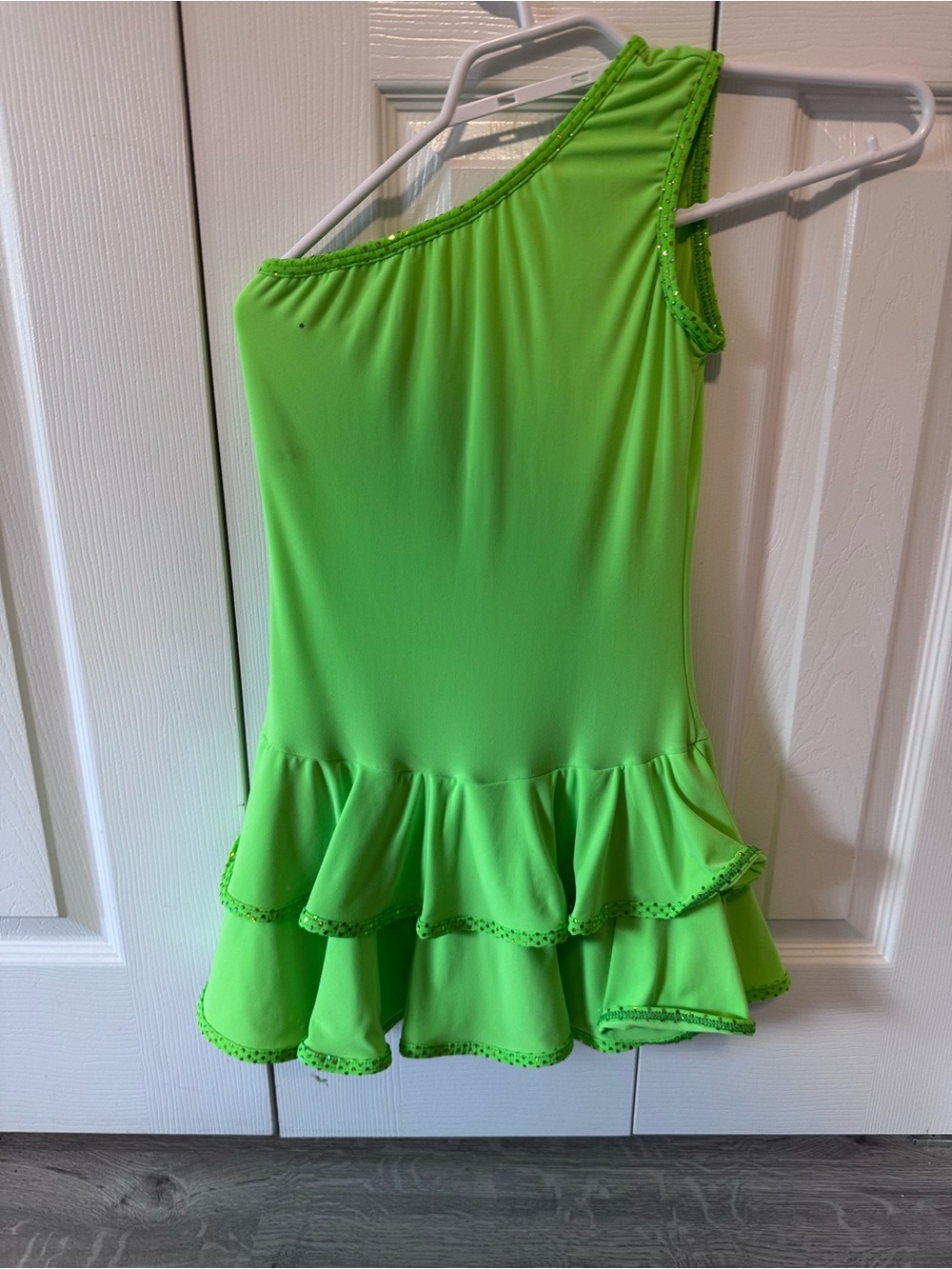 Weissman Neon Green One-Shoulder Ruffle Tank - Picture 2 of 4